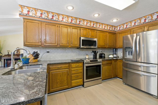 3708 E Locust Cir, Prospect, KY 40059