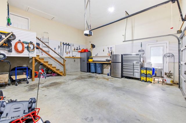 3708 E Locust Cir, Prospect, KY 40059