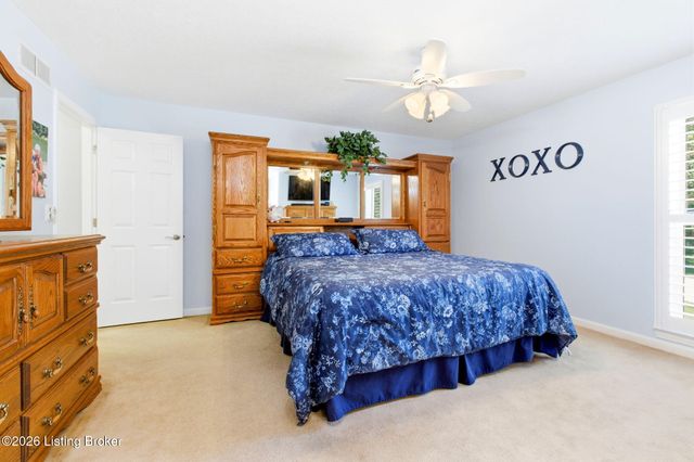 3708 E Locust Cir, Prospect, KY 40059