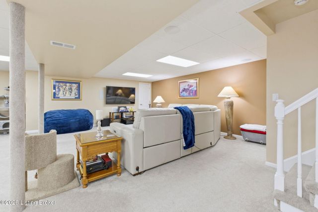 3708 E Locust Cir, Prospect, KY 40059
