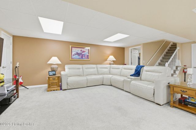 3708 E Locust Cir, Prospect, KY 40059