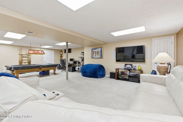 3708 E Locust Cir, Prospect, KY 40059