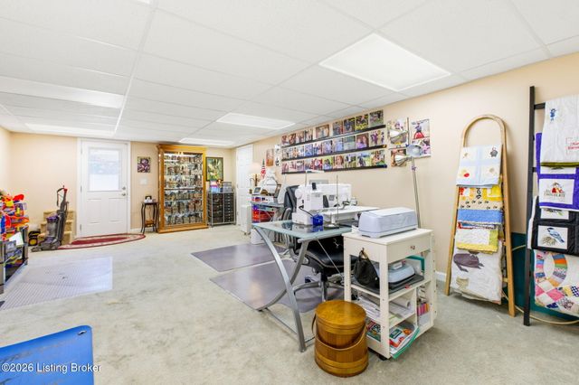 3708 E Locust Cir, Prospect, KY 40059