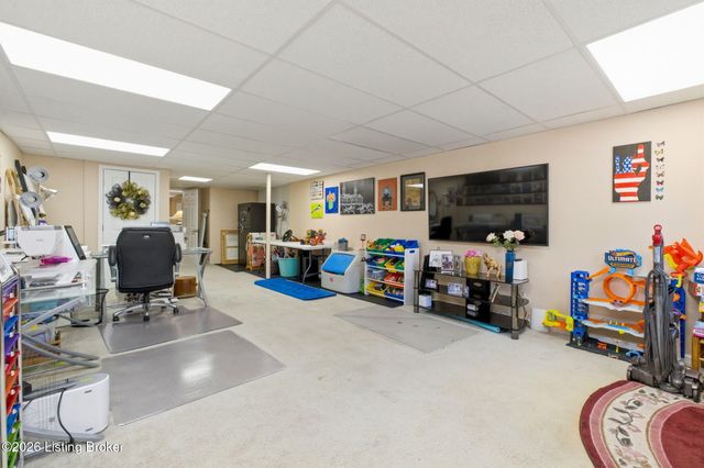 3708 E Locust Cir, Prospect, KY 40059