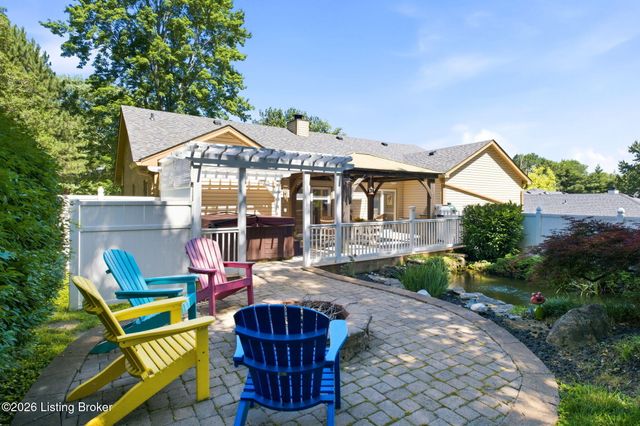 3708 E Locust Cir, Prospect, KY 40059