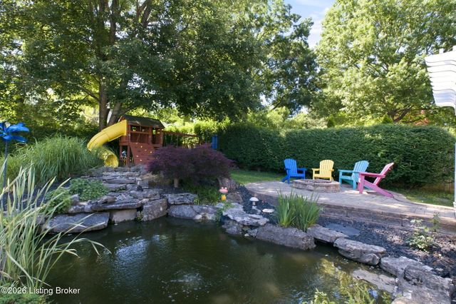 3708 E Locust Cir, Prospect, KY 40059