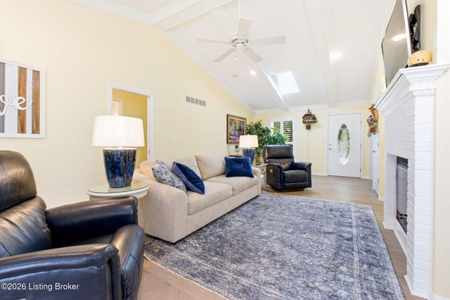 3708 E Locust Cir, Prospect, KY 40059
