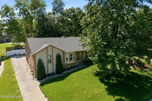 3708 E Locust Cir, Prospect, KY 40059