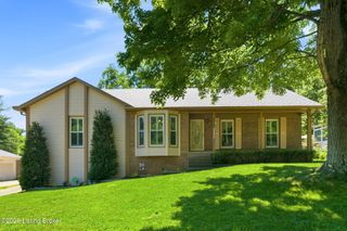 3708 E Locust Cir, Prospect, KY 40059