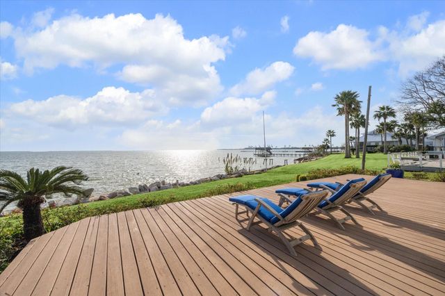 232 Garfield Street, La Porte, TX 77571