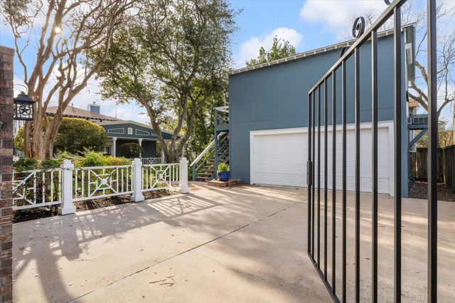 232 Garfield Street, La Porte, TX 77571