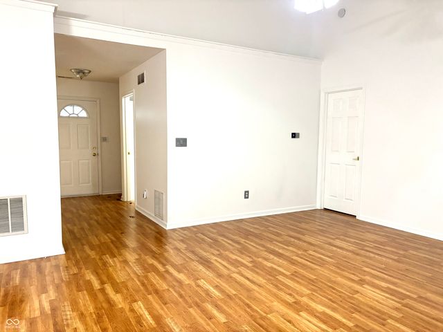 937 Ellington Circle, Greenwood, IN 46143