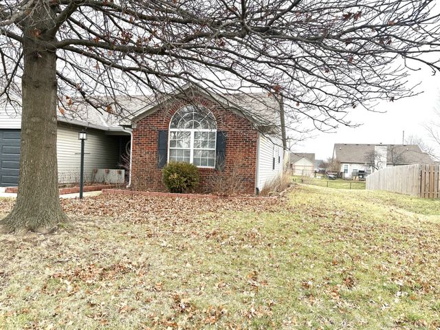 937 Ellington Circle, Greenwood, IN 46143