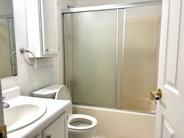 937 Ellington Circle, Greenwood, IN 46143