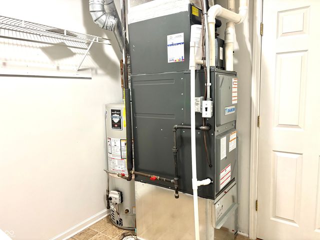 937 Ellington Circle, Greenwood, IN 46143