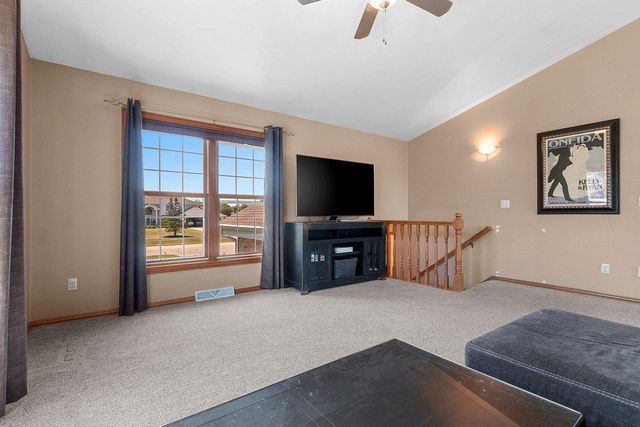 3054 SEAFARER WAY, Suamico, WI 54173