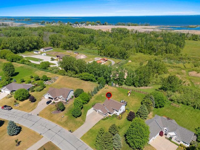 3054 SEAFARER WAY, Suamico, WI 54173