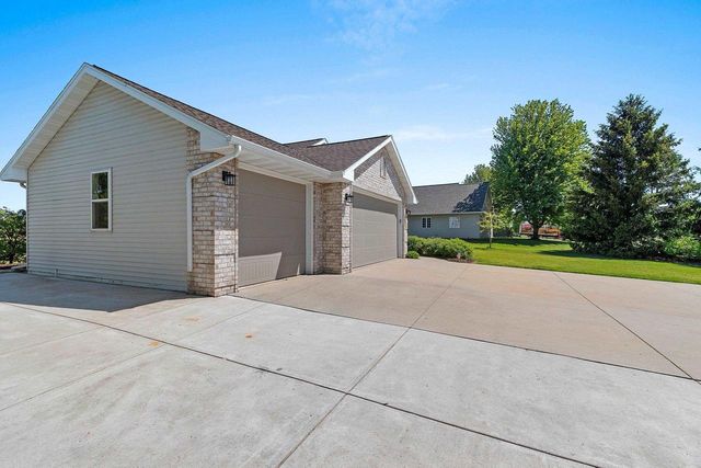 3054 SEAFARER WAY, Suamico, WI 54173