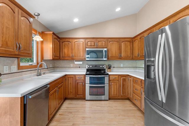 3054 SEAFARER WAY, Suamico, WI 54173