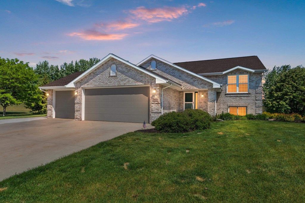 3054 SEAFARER WAY, Suamico, WI 54173