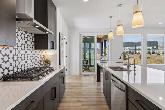 5028 Airlake Draw, Woodbury, MN 55129