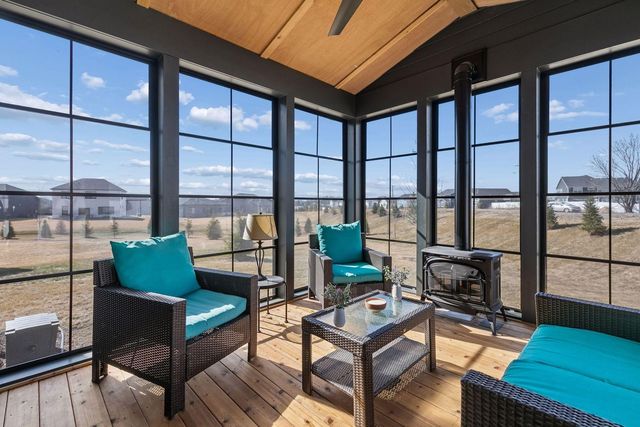 5028 Airlake Draw, Woodbury, MN 55129