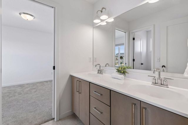 5028 Airlake Draw, Woodbury, MN 55129