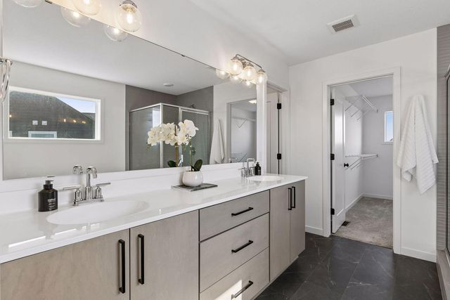 5028 Airlake Draw, Woodbury, MN 55129