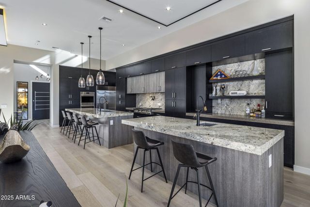 37200 N CAVE CREEK Road 1051, Scottsdale, AZ 85262