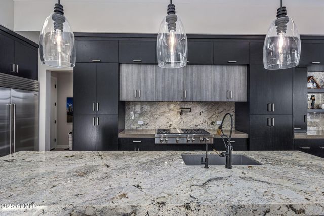 37200 N CAVE CREEK Road 1051, Scottsdale, AZ 85262