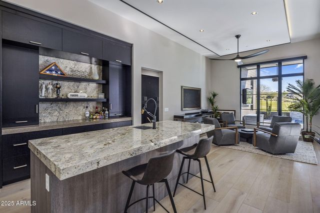 37200 N CAVE CREEK Road 1051, Scottsdale, AZ 85262