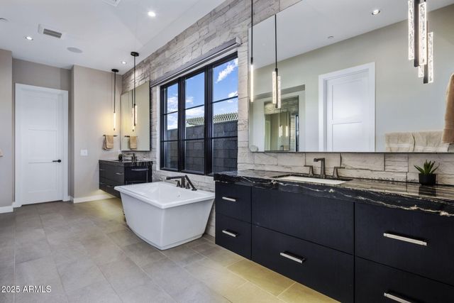 37200 N CAVE CREEK Road 1051, Scottsdale, AZ 85262