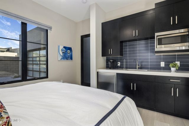 37200 N CAVE CREEK Road 1051, Scottsdale, AZ 85262