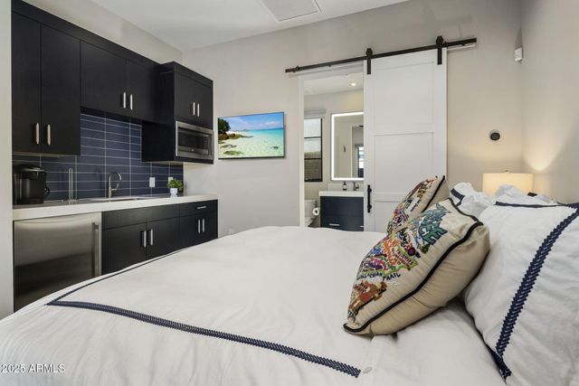 37200 N CAVE CREEK Road 1051, Scottsdale, AZ 85262