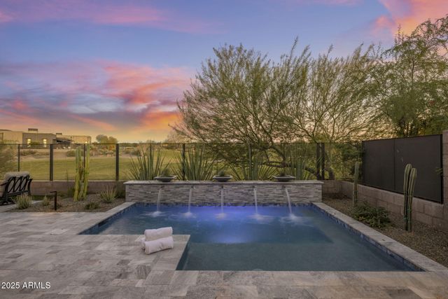 37200 N CAVE CREEK Road 1051, Scottsdale, AZ 85262