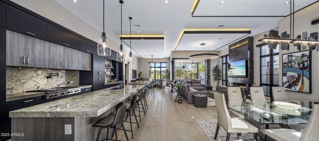 37200 N CAVE CREEK Road 1051, Scottsdale, AZ 85262