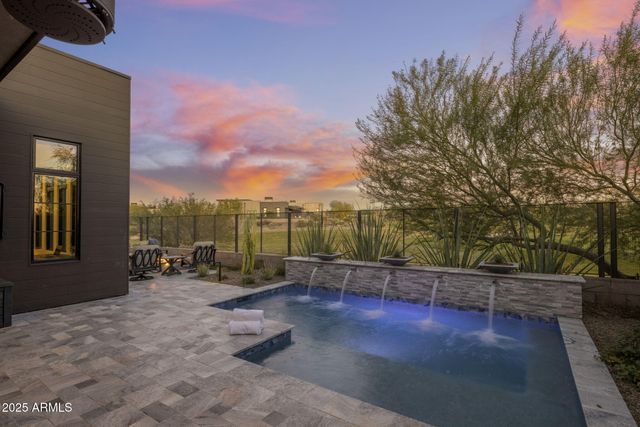 37200 N CAVE CREEK Road 1051, Scottsdale, AZ 85262