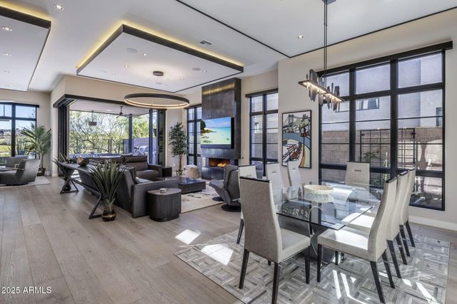 37200 N CAVE CREEK Road 1051, Scottsdale, AZ 85262