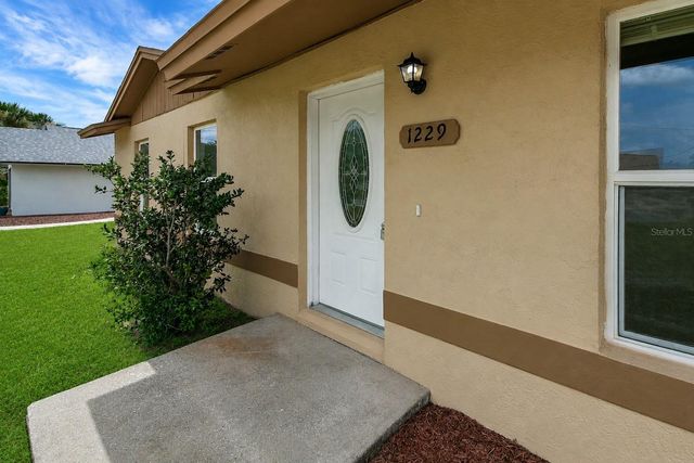 1229 PADGETT CIRCLE, Lady Lake, FL 32159