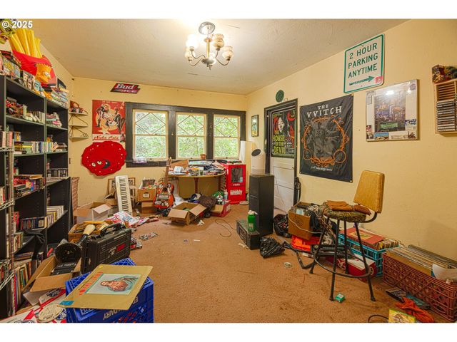 552 W BROADWAY, Eugene, OR 97401