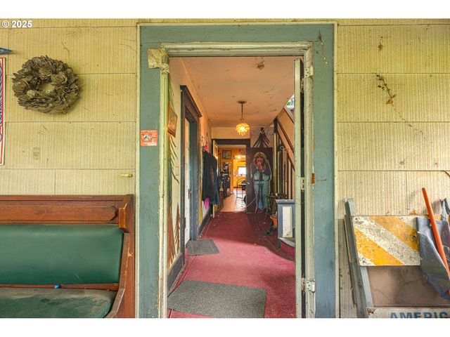 552 W BROADWAY, Eugene, OR 97401