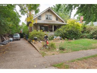 552 W BROADWAY, Eugene, OR 97401