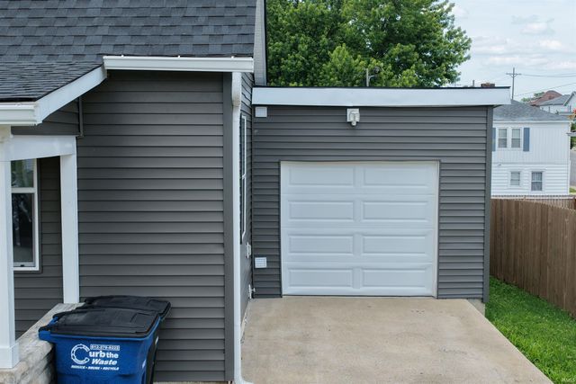 1307 19th Street, Bedford, IN 47421