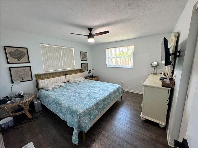 6550 3RD AVENUE S, St Petersburg, FL 33707