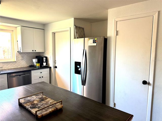 6550 3RD AVENUE S, St Petersburg, FL 33707