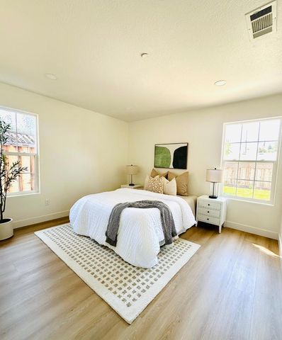 537 7th Avenue, Menlo Park, CA 94025