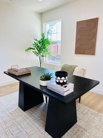 537 7th Avenue, Menlo Park, CA 94025