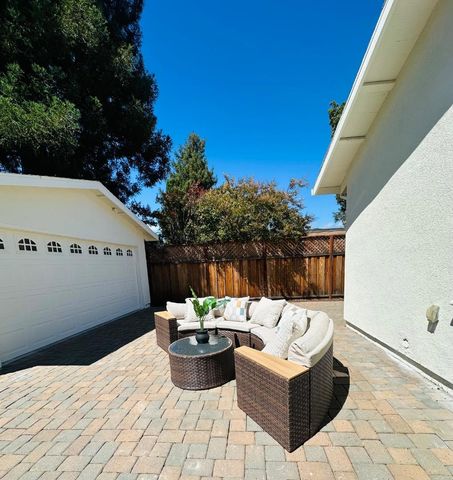 537 7th Avenue, Menlo Park, CA 94025