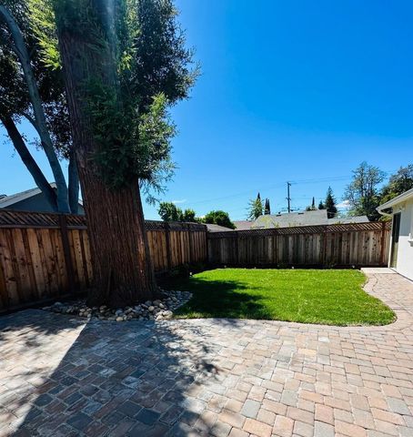 537 7th Avenue, Menlo Park, CA 94025