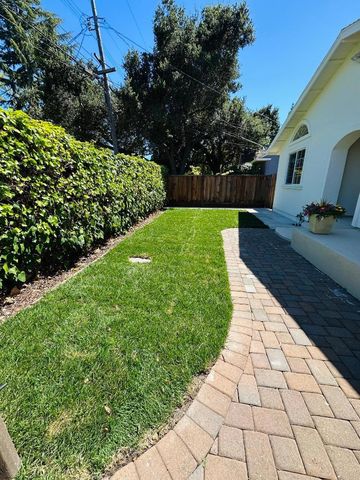 537 7th Avenue, Menlo Park, CA 94025